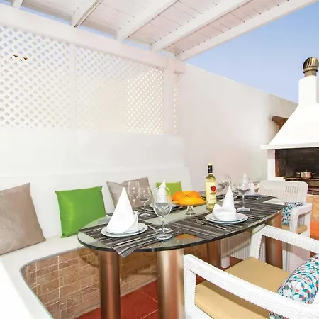 In Puerto Del Carmen W- * 卡门港